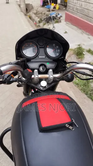 Bajaj Boxer 150 UG 2021 Red