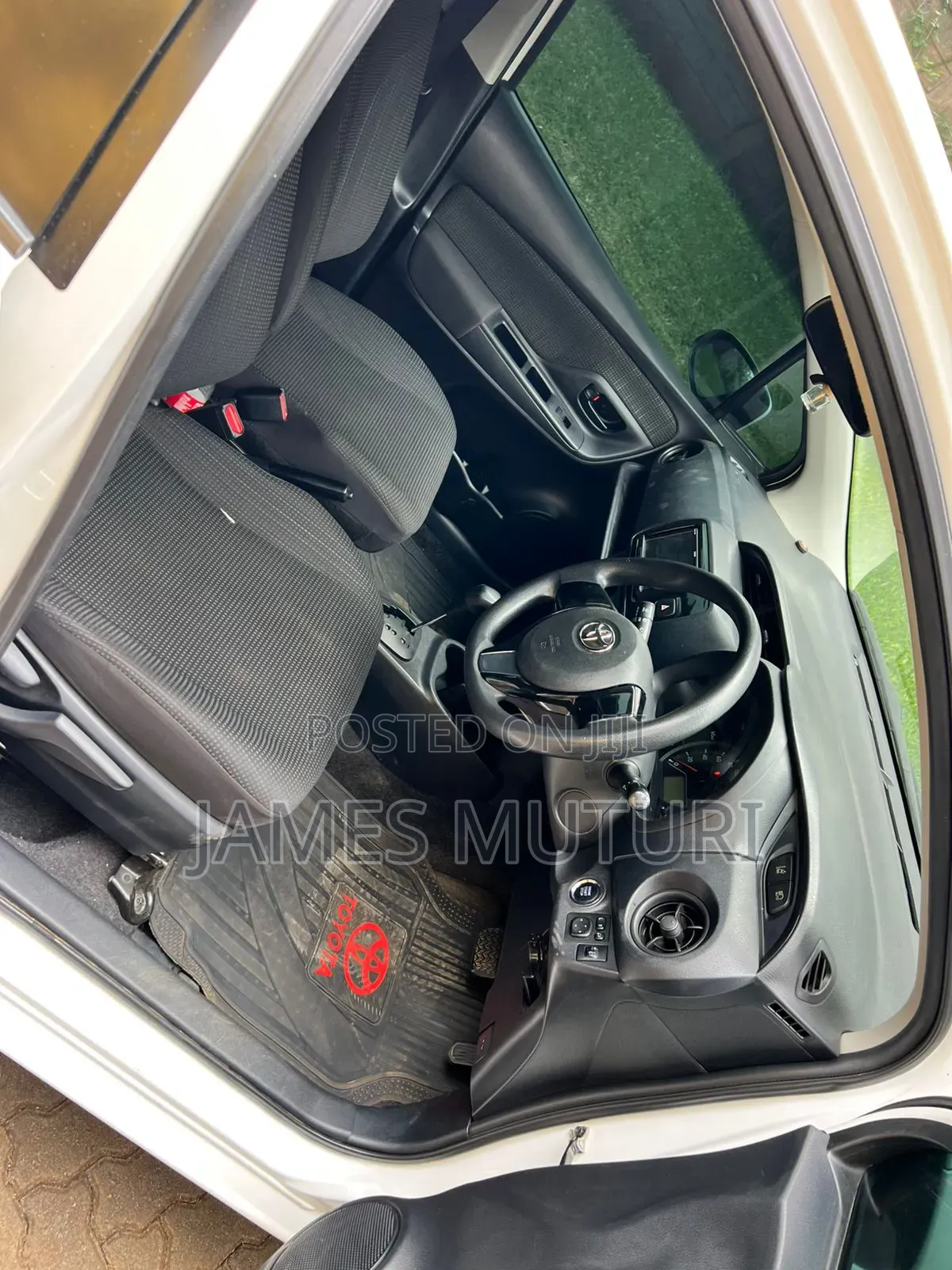 Toyota Vitz 2018 White