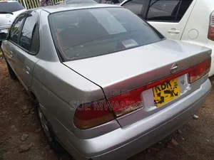 Nissan Sunny 2005 Silver