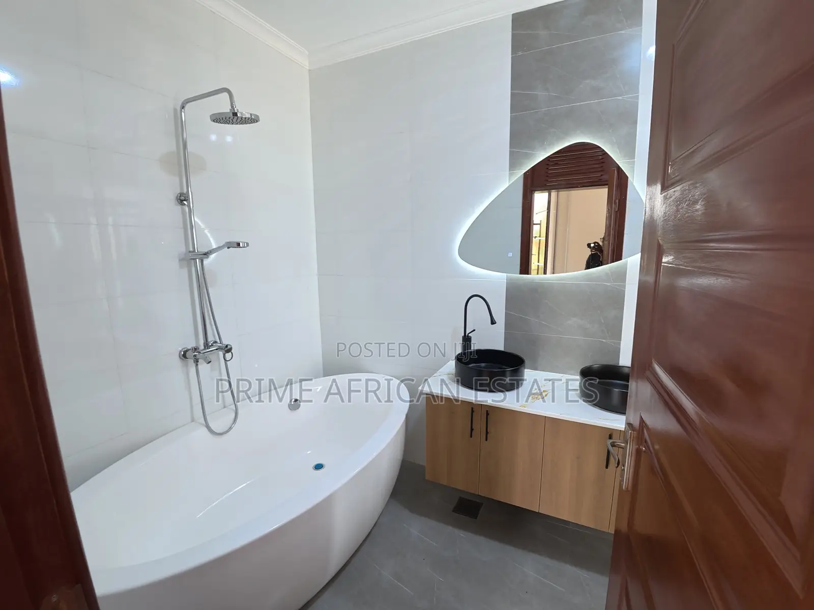 4bdrm Villa in Rimpa for sale