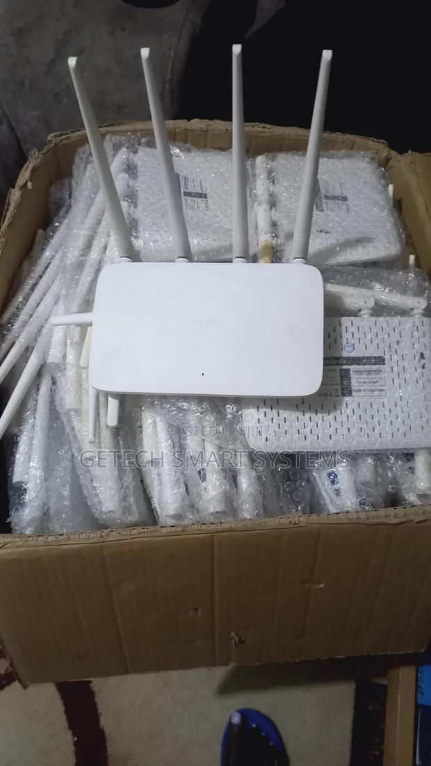 Tenda F6 Wireless Router, Refurbished