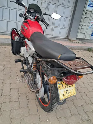 Bajaj Boxer 2025 Red