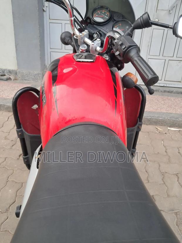 Bajaj Boxer 2025 Red - thumbnail 5