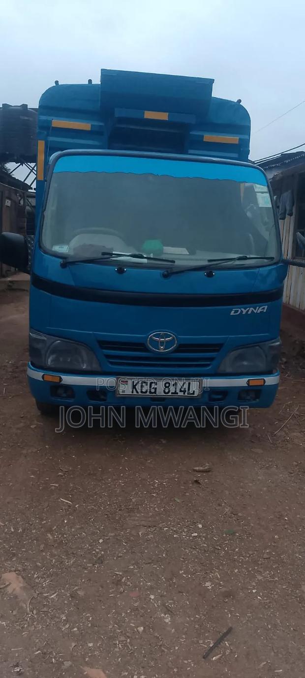 Toyota Dyna 2010 - main view