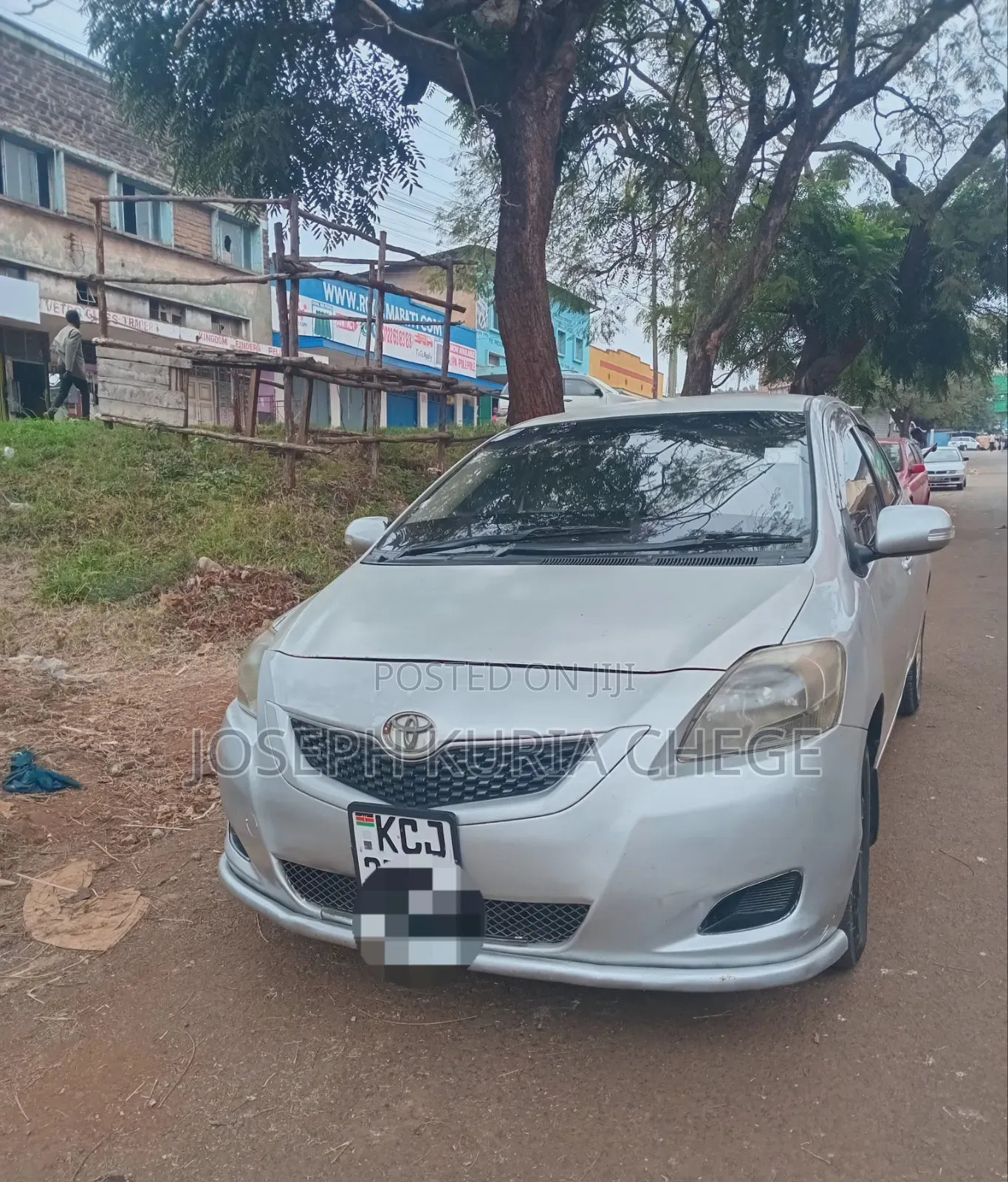 Toyota Belta 2010 Silver