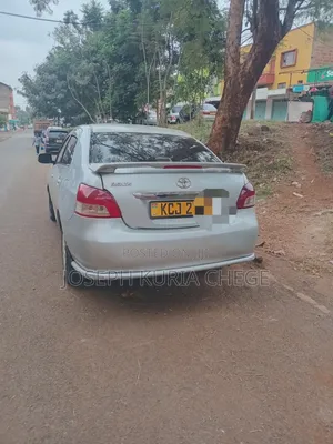 Toyota Belta 2010 Silver