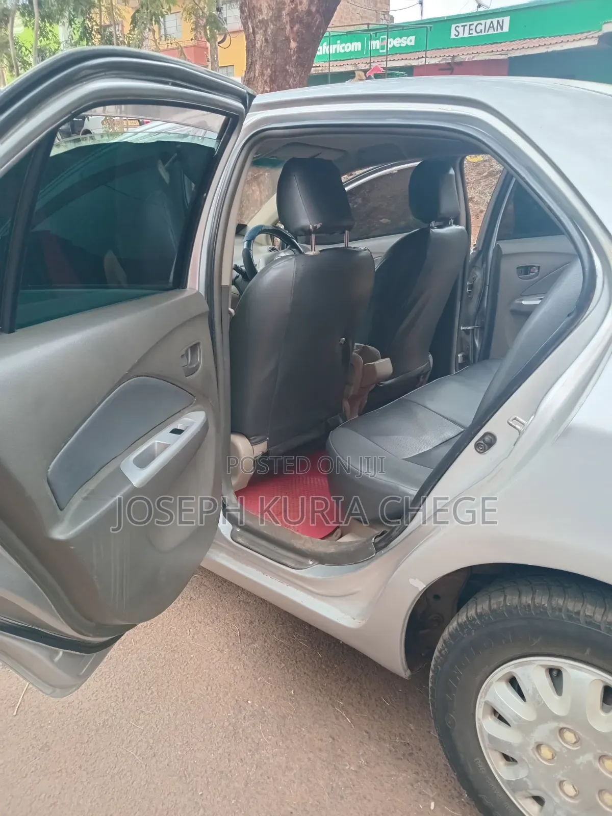 Toyota Belta 2010 Silver