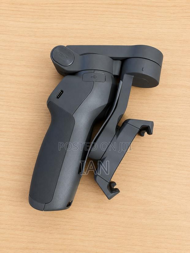 Dji Osmo Mobile Smartphone Gimbal With Carrying Case - thumbnail 2