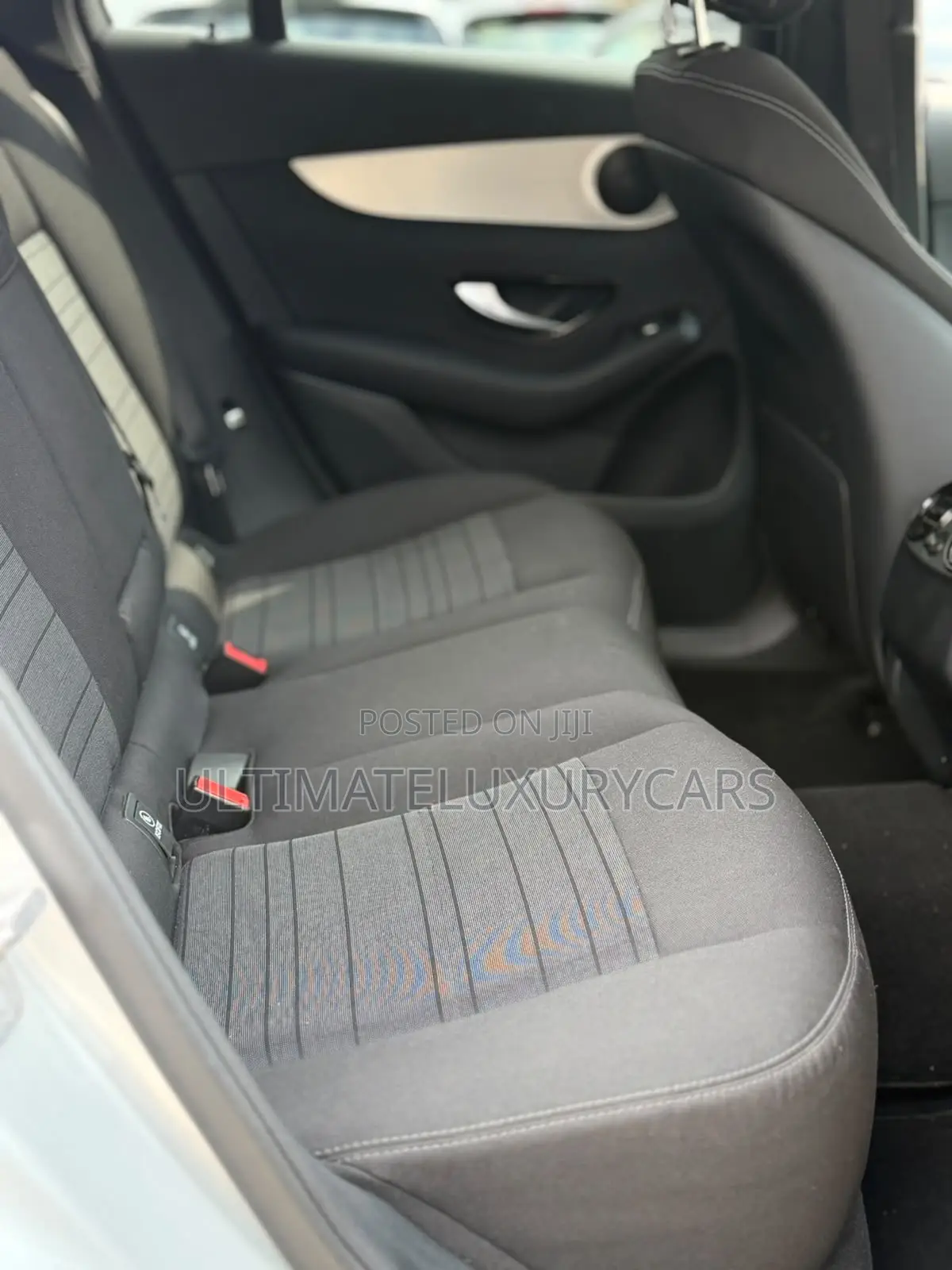Mercedes-Benz GLC-Class GLC250 Sport Utility 4-Door (2.0L, 4cyl Turbo)