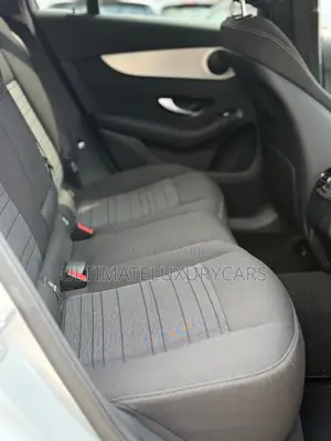 Mercedes-Benz GLC-Class GLC250 Sport Utility 4-Door (2.0L, 4cyl Turbo)