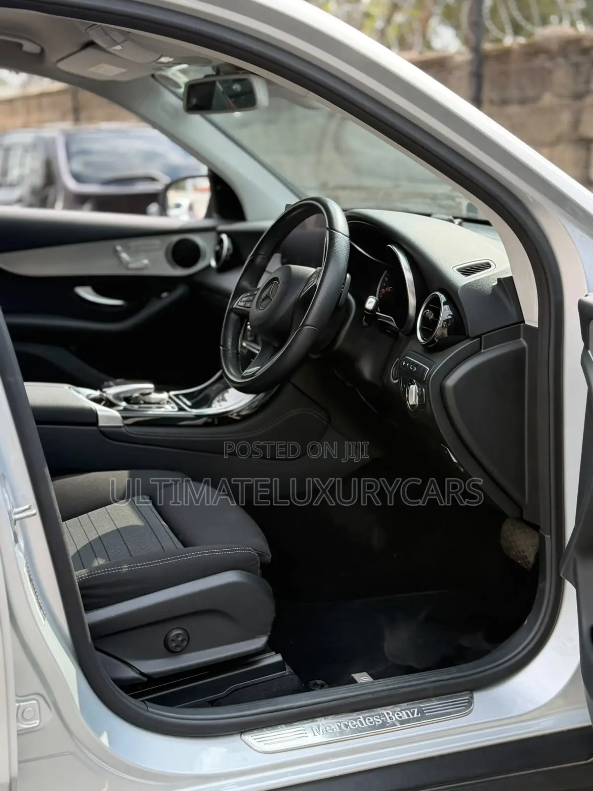 Mercedes-Benz GLC-Class GLC250 Sport Utility 4-Door (2.0L, 4cyl Turbo)