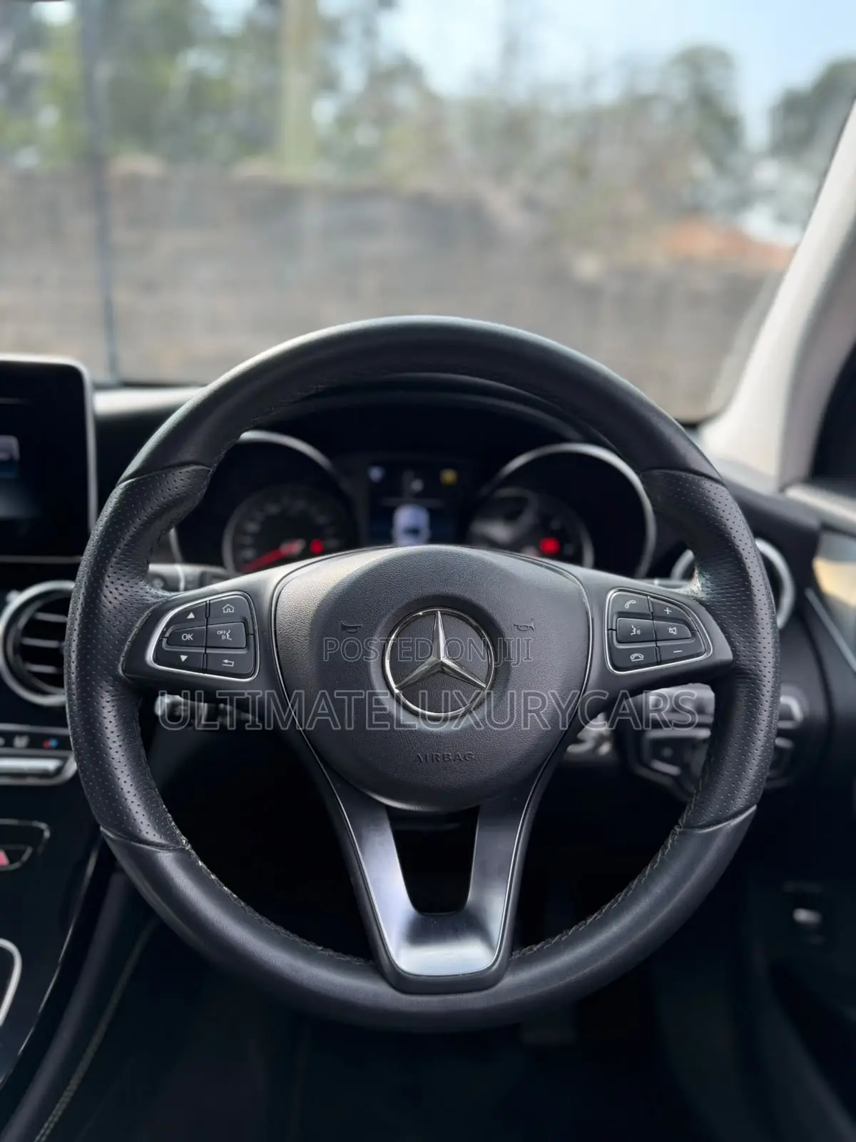 Mercedes-Benz GLC-Class GLC250 Sport Utility 4-Door (2.0L, 4cyl Turbo)
