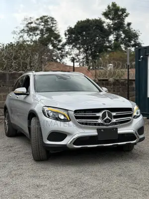 Mercedes-Benz GLC-Class GLC250 Sport Utility 4-Door (2.0L, 4cyl Turbo)