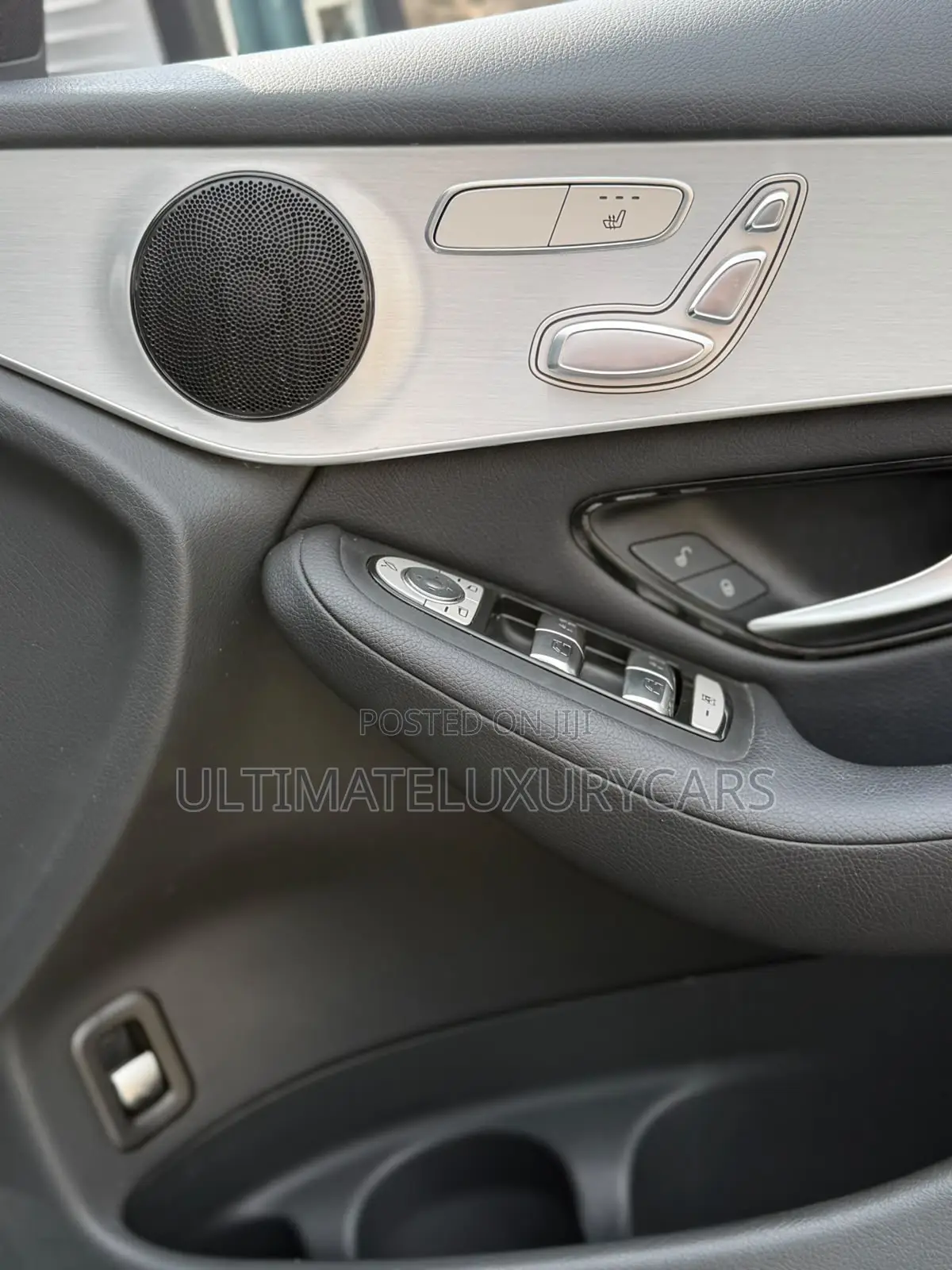 Mercedes-Benz GLC-Class GLC250 Sport Utility 4-Door (2.0L, 4cyl Turbo)