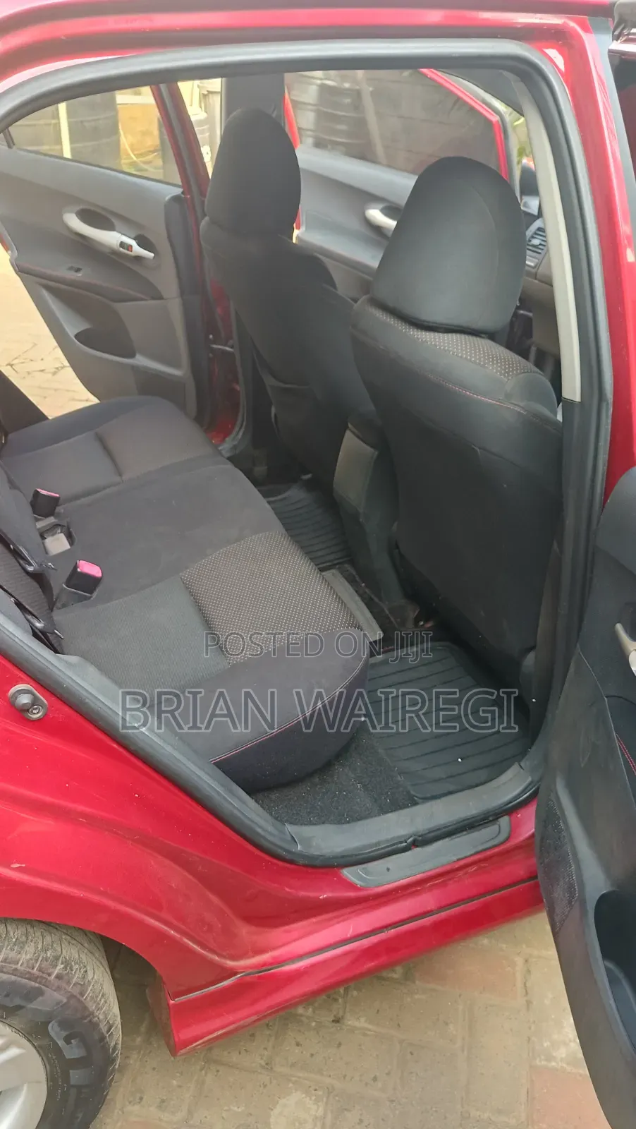 Toyota Auris 2010 Red