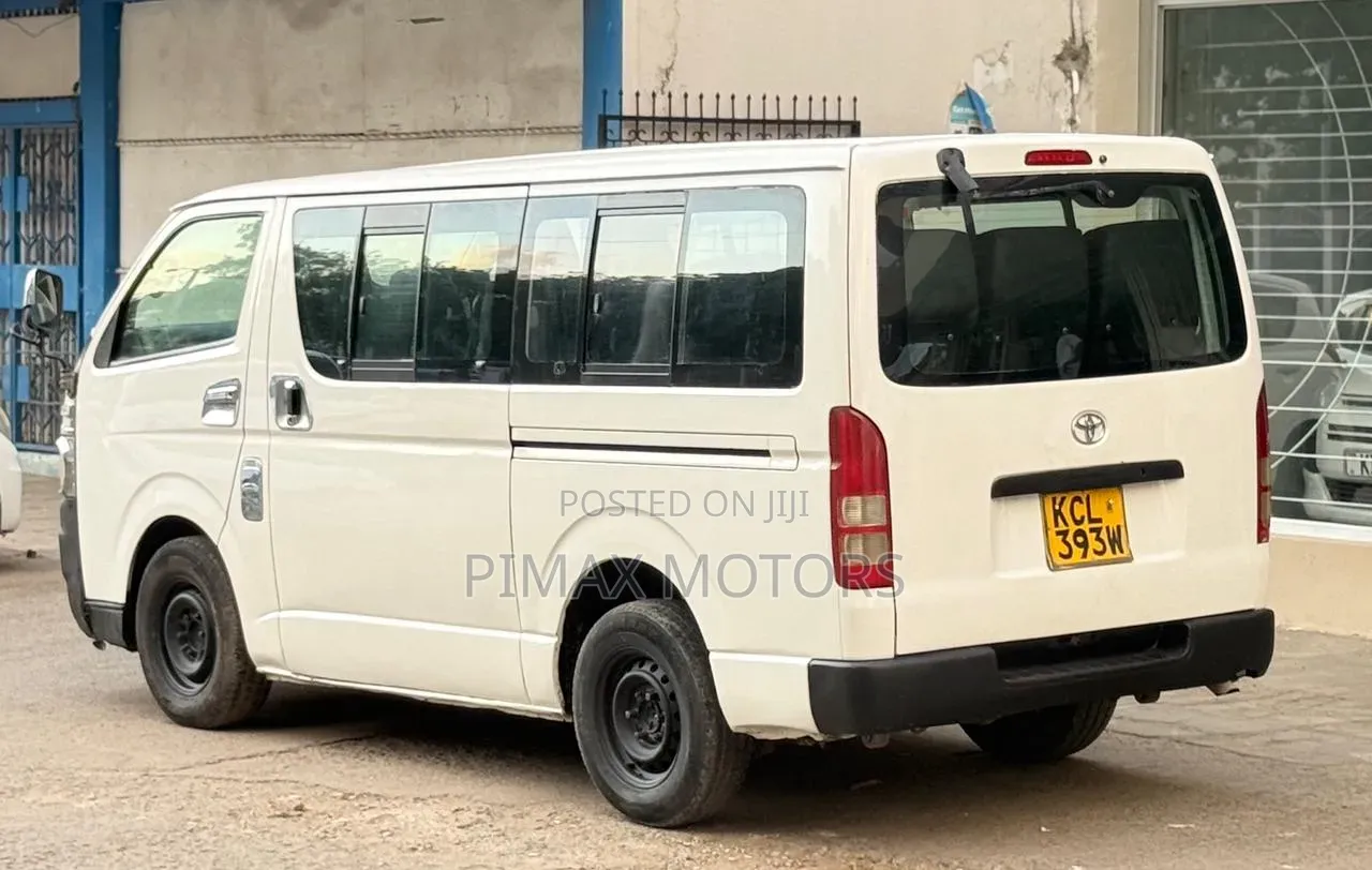 Toyota HiAce 2010 White
