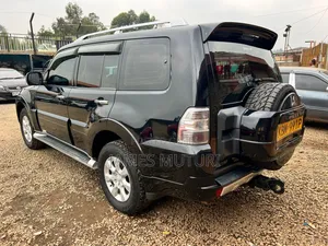 Mitsubishi Pajero 2010 Black