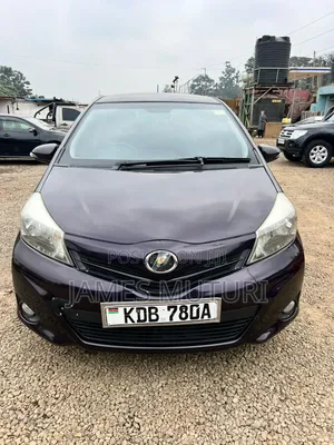 Toyota Vitz 2014 Burgundy