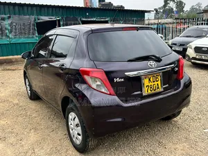 Toyota Vitz 2014 Burgundy