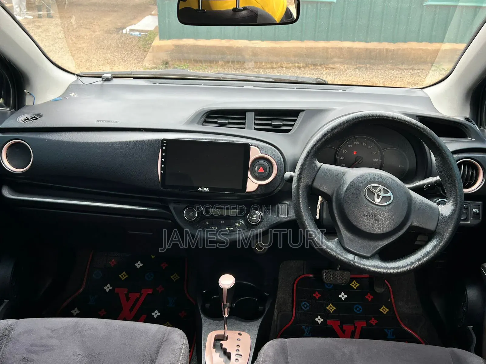 Toyota Vitz 2014 Burgundy