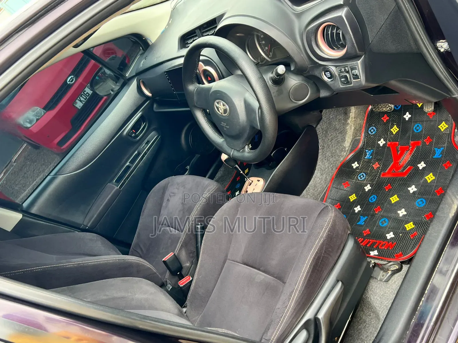 Toyota Vitz 2014 Burgundy