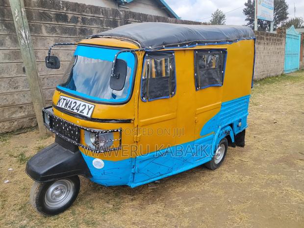 Piaggio Scooter 2020 Yellow - thumbnail 6