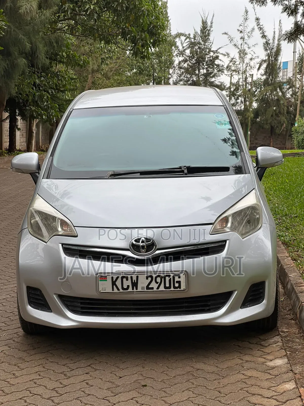 Toyota Ractis 2013 Silver