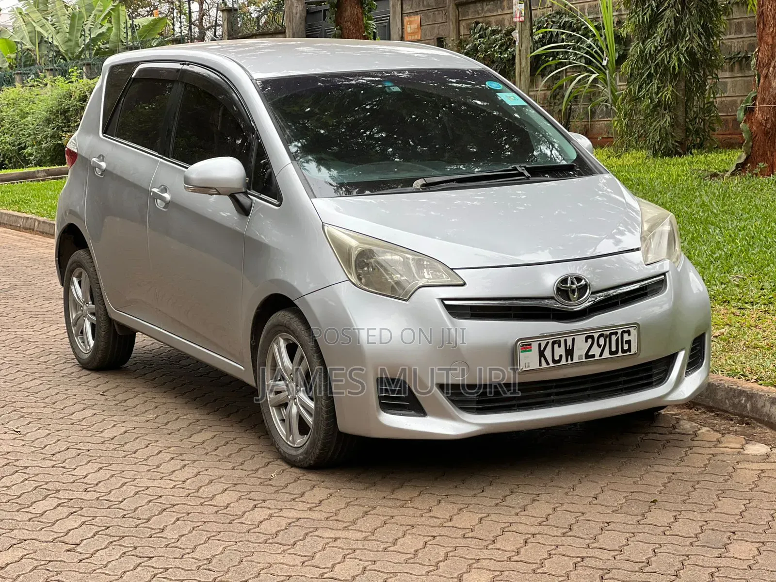 Toyota Ractis 2013 Silver