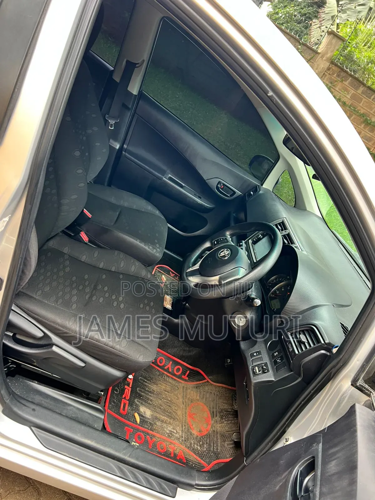 Toyota Ractis 2013 Silver