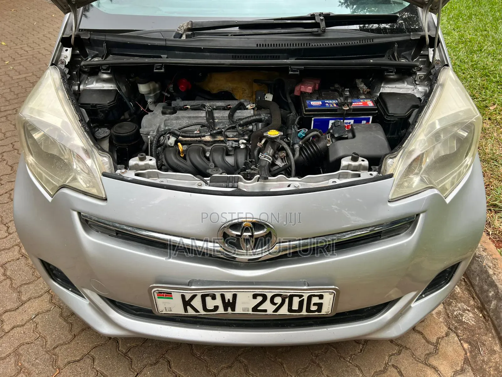 Toyota Ractis 2013 Silver