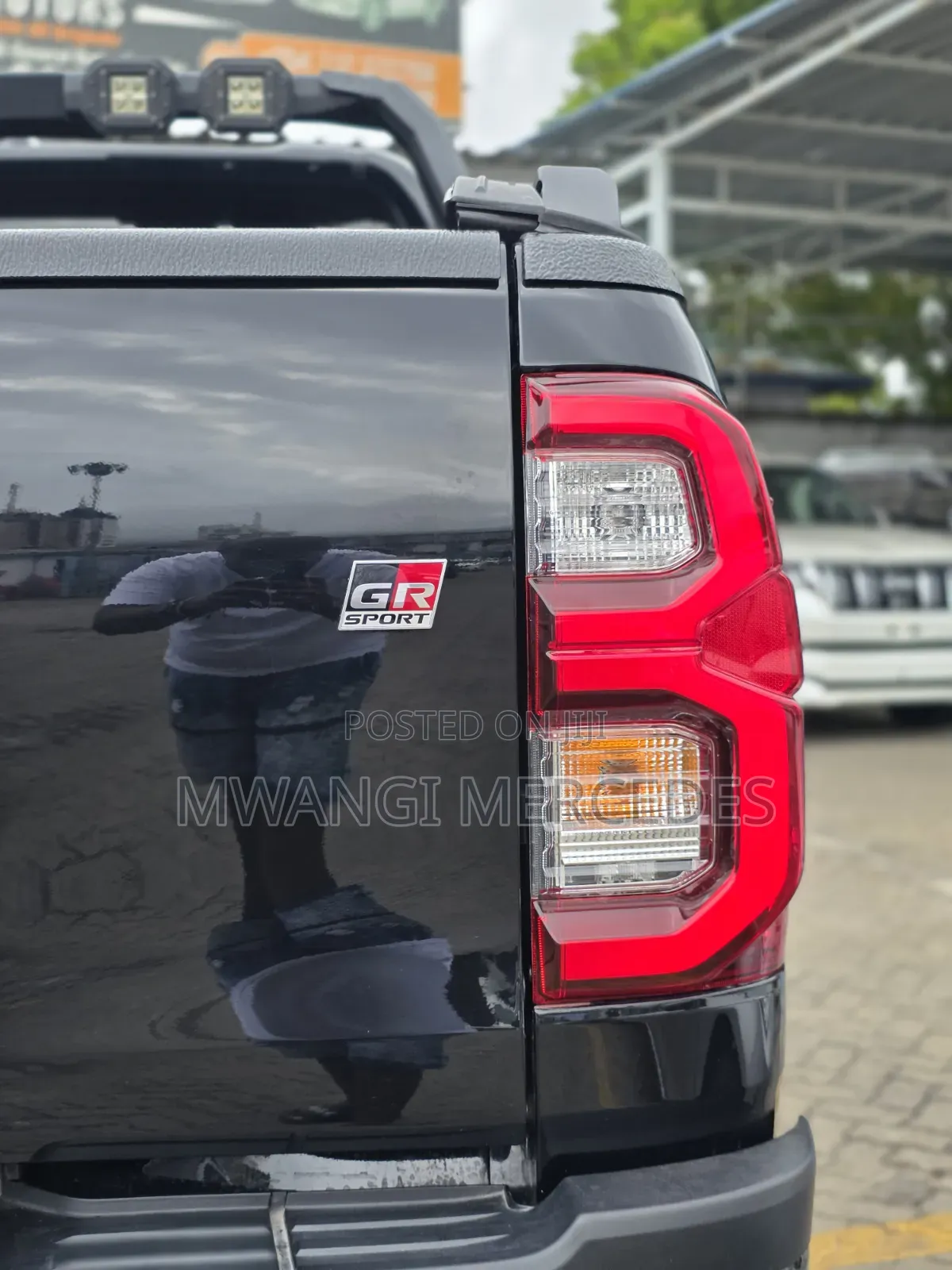 Toyota Hilux 2022 Black