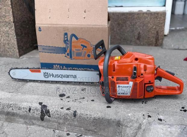 Husqvarna Power Saw 272