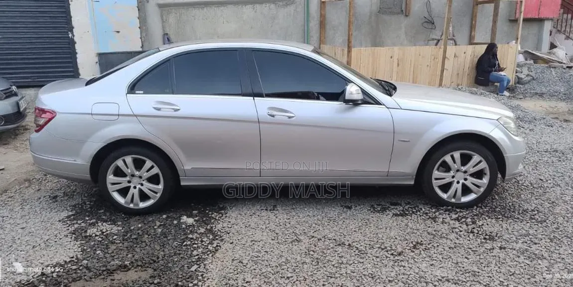 Mercedes-Benz C200 2009 Silver