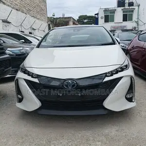 Toyota Prius 2019 White