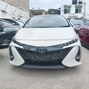 Toyota Prius 2019 White