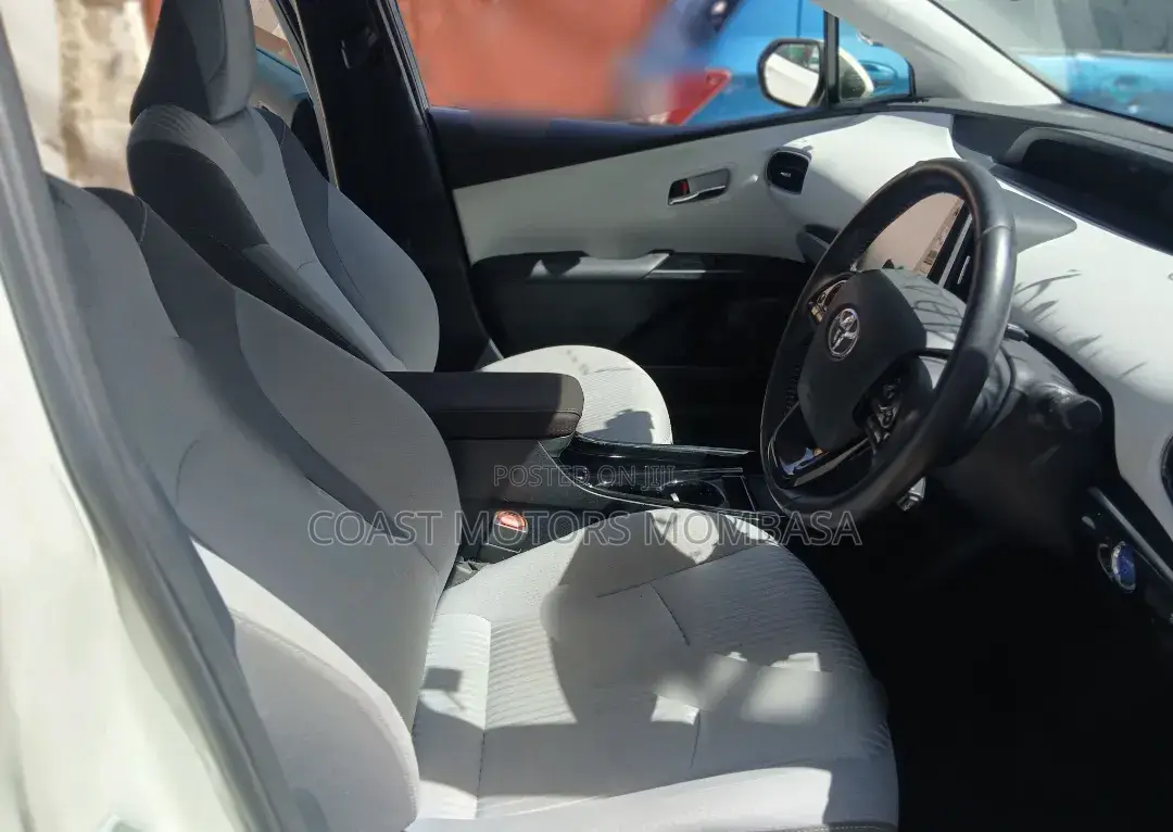 Toyota Prius 2019 White