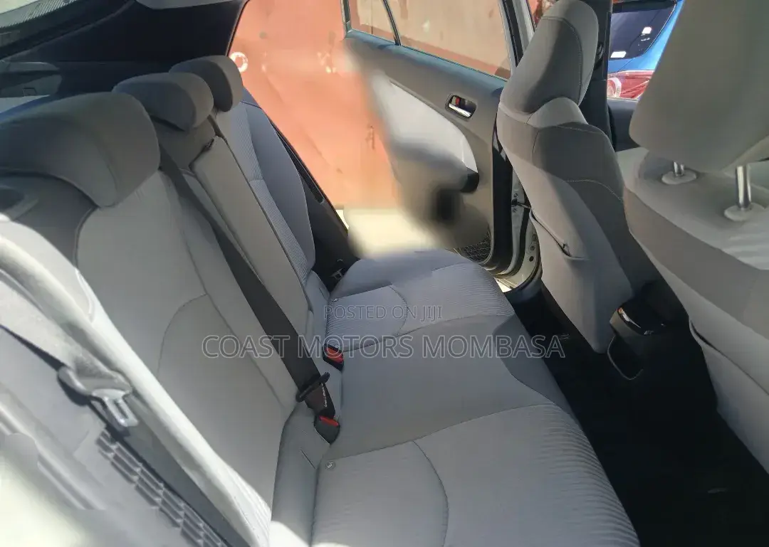 Toyota Prius 2019 White