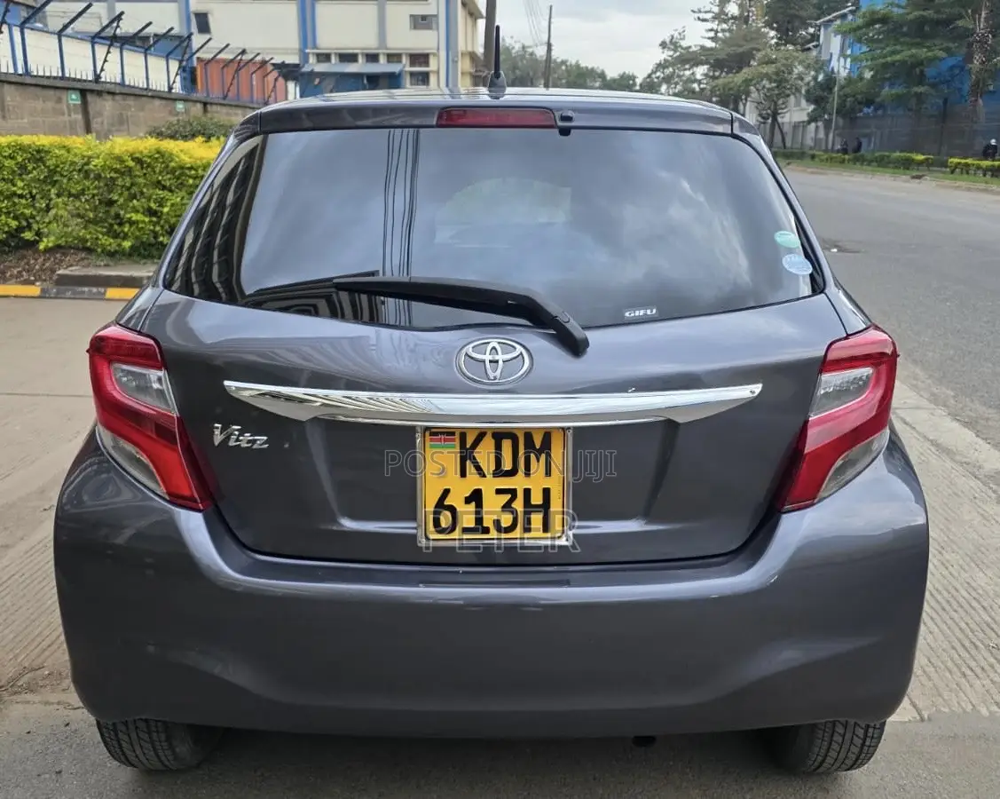Toyota Vitz 2013 Gray