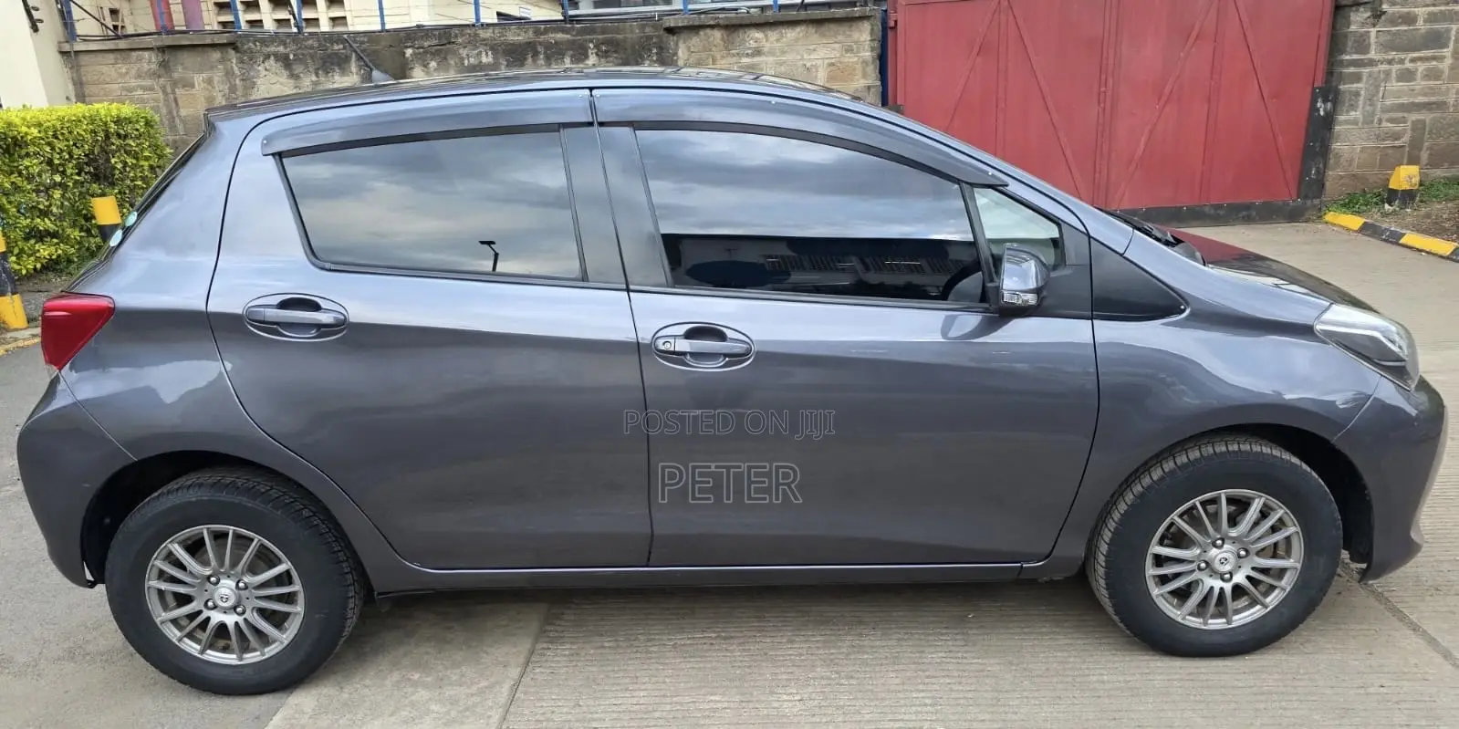 Toyota Vitz 2013 Gray