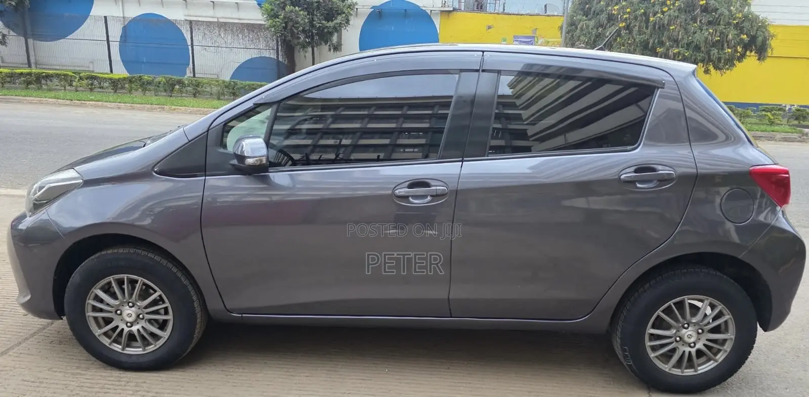 Toyota Vitz 2013 Gray