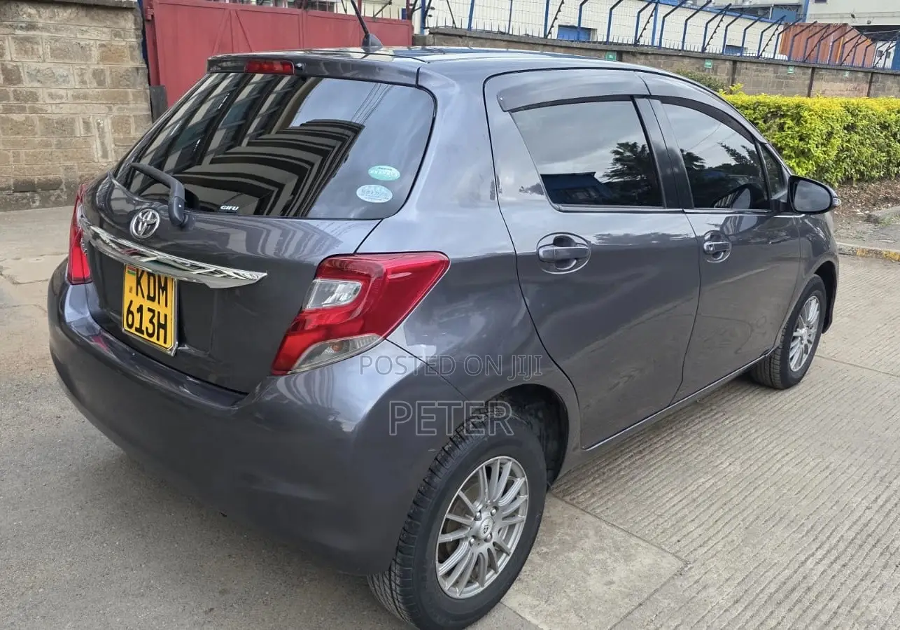 Toyota Vitz 2013 Gray