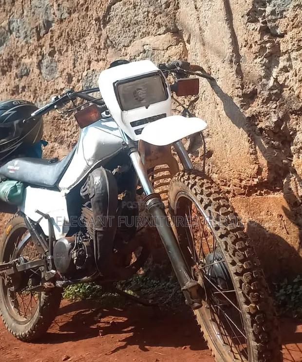 Yamaha DT125 2005 White - thumbnail 3