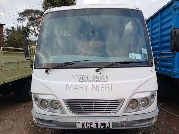Isuzu NQR 2015 White - thumbnail 2