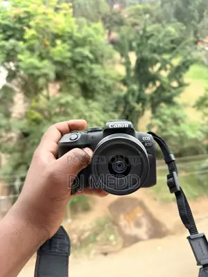 Canon Eos R10 for Hire