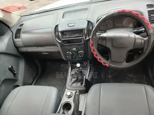 Isuzu D-MAX 2014 White