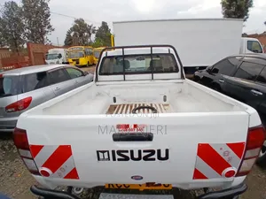Isuzu D-MAX 2014 White
