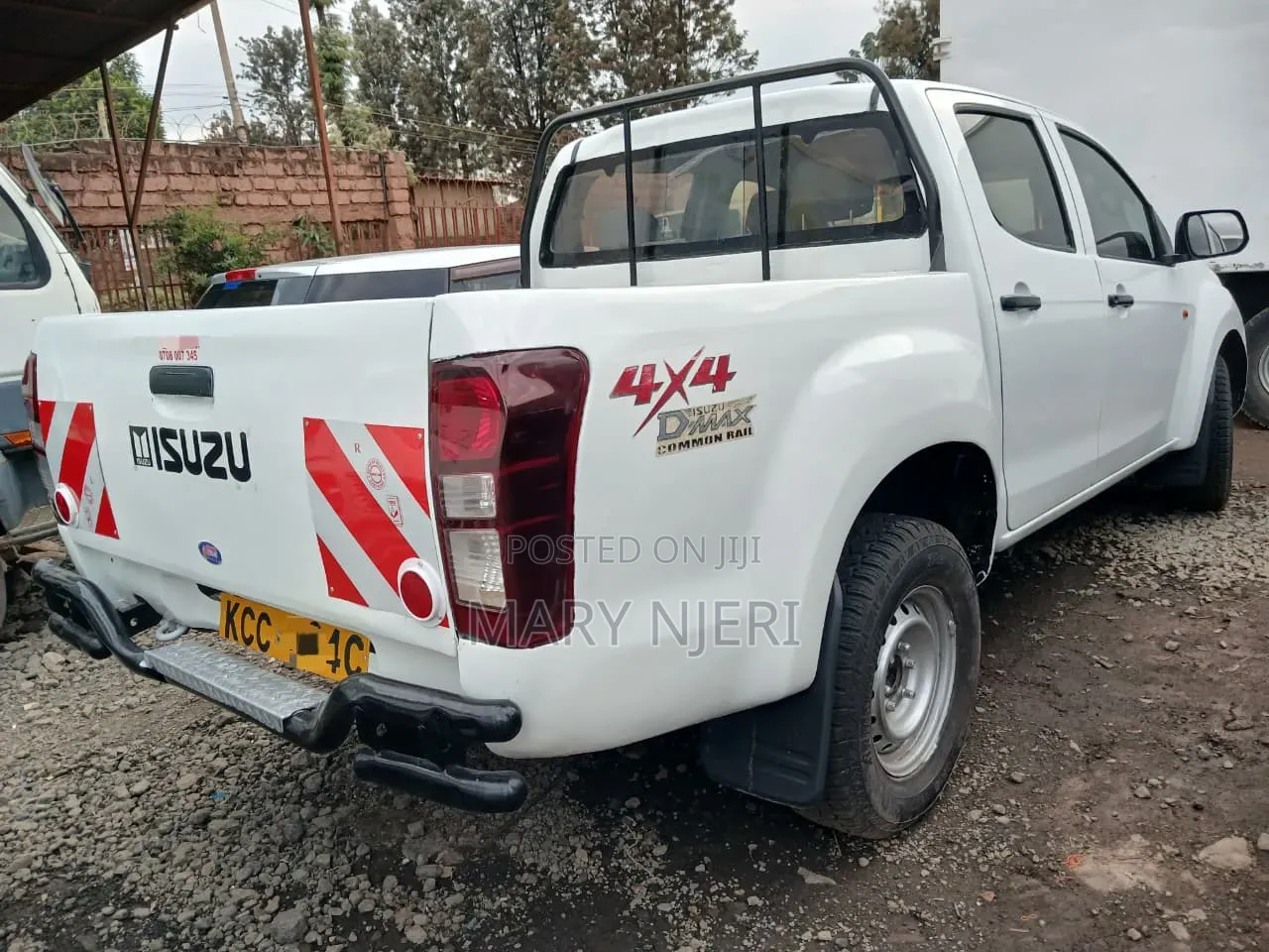 Isuzu D-MAX 2014 White