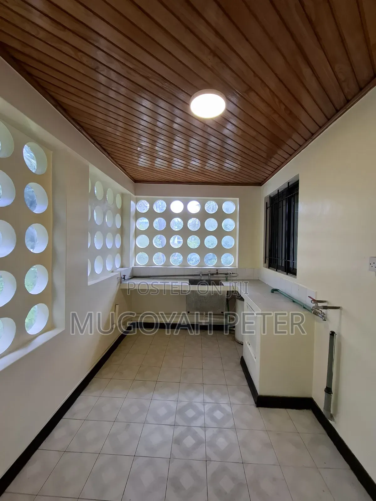 3bdrm Penthouse in Spring Valley for rent