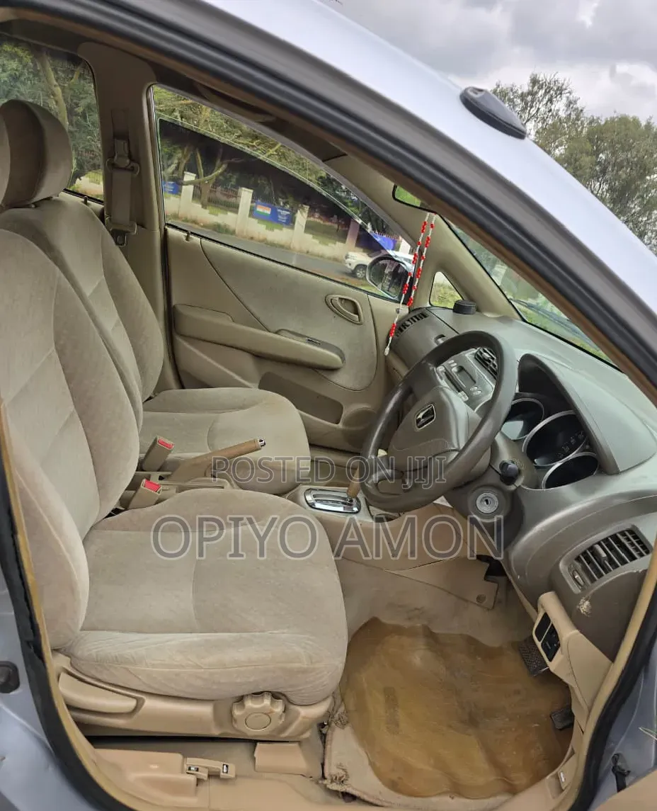 Honda Fit Aria 2006 Silver