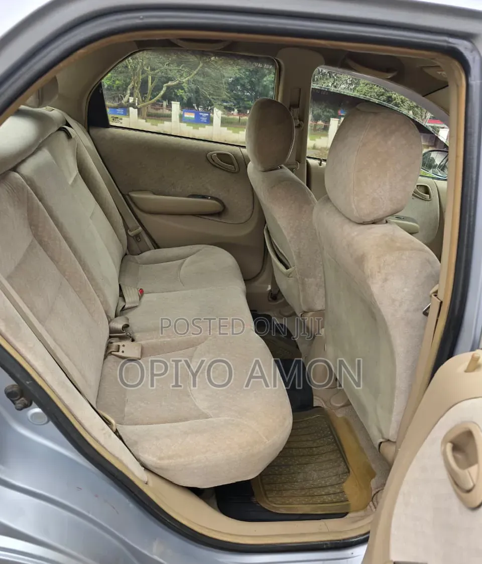 Honda Fit Aria 2006 Silver